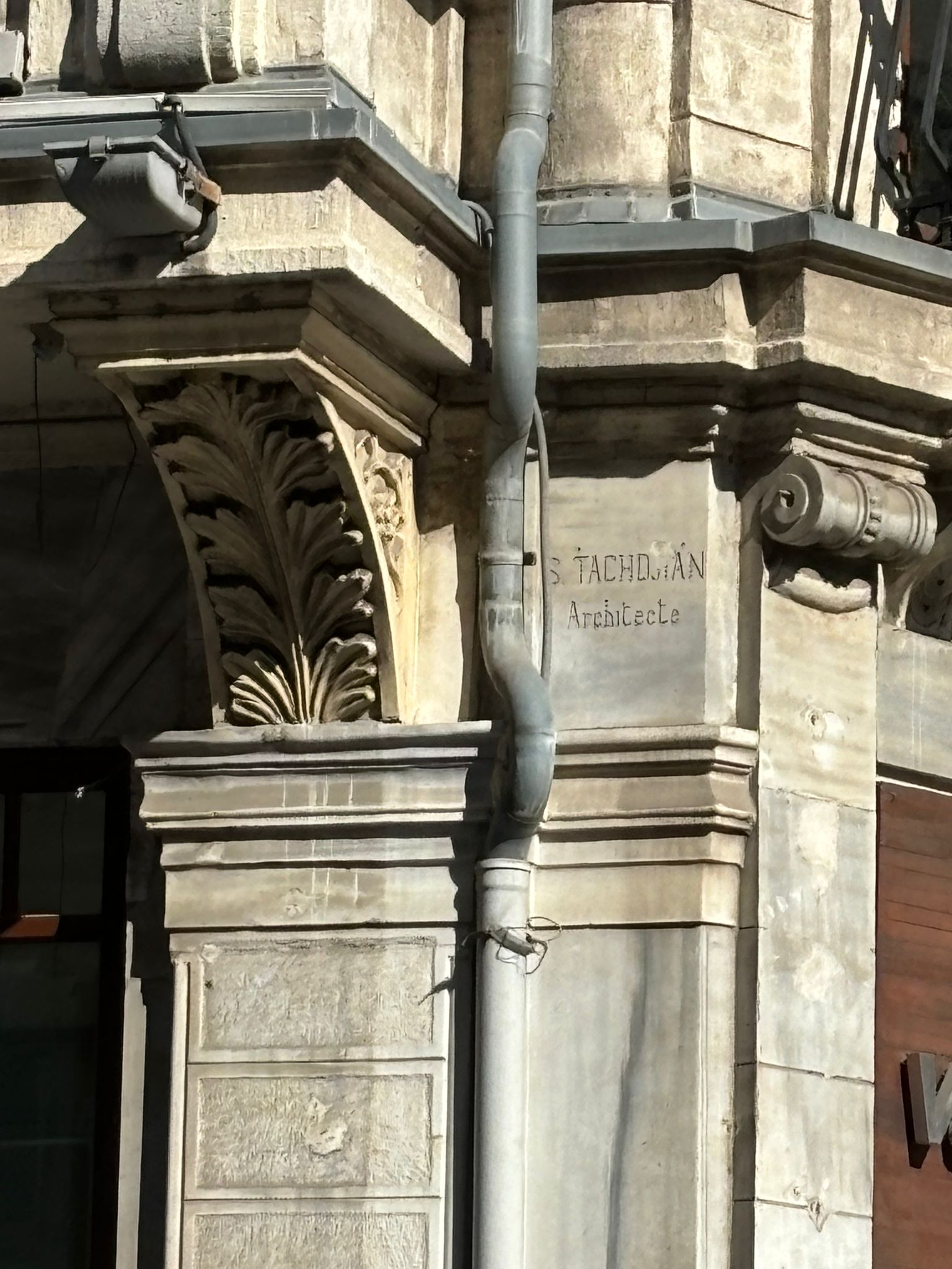 İstanbul'un Çokdilli Kitabeleri ve Mimar İmzaları